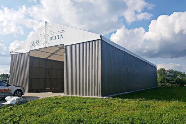Wejście na halę magazynową Białystok