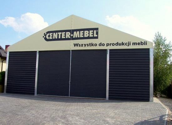 Hala namiotowa od firmy z meblami