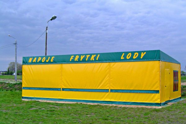 Stoisko w formie niewielkiej hali Ługowscy Białystok