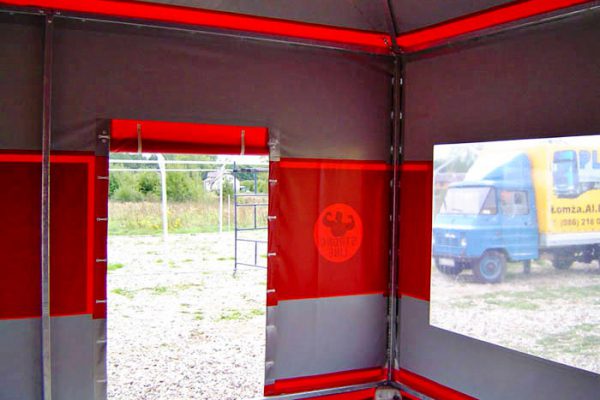 Wnętrze stoiska wystawienniczego hali namiotowej Białystok