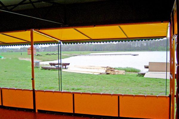 Widok z wnętrza hali magazynowej Białystok